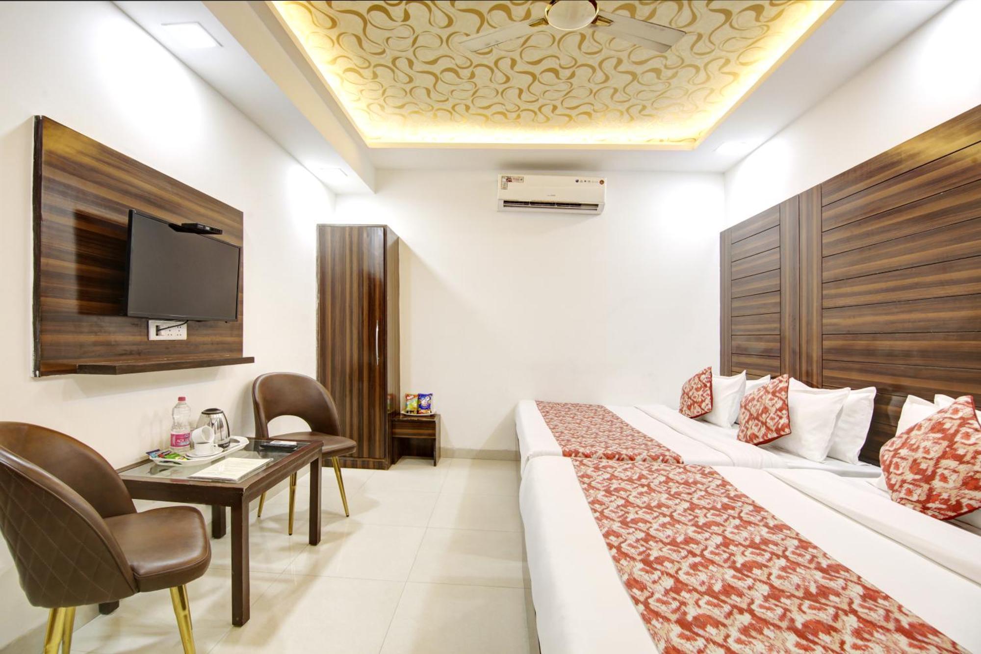 Airport Hotel Chanakya Neu-Delhi Exterior foto