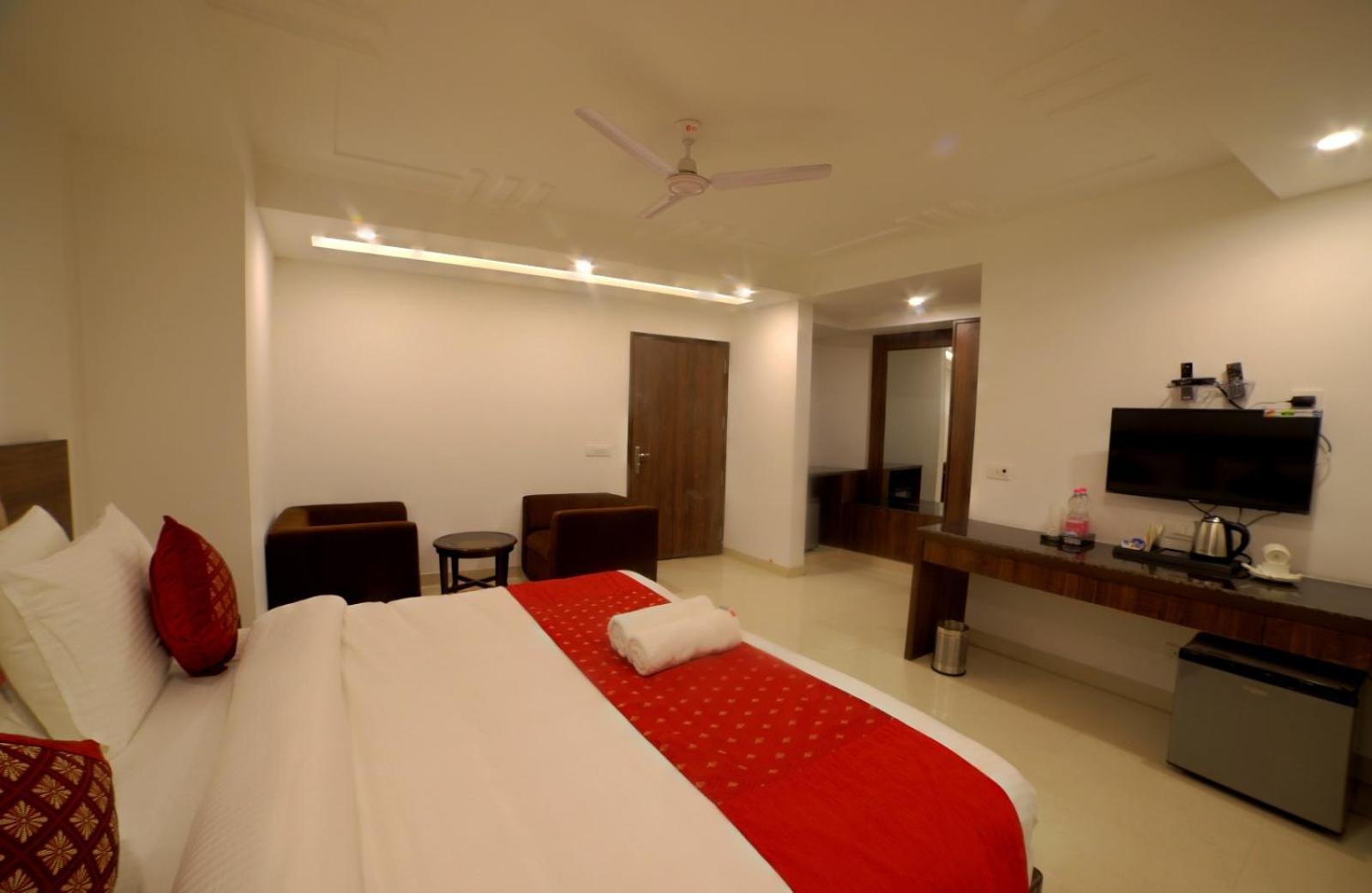 Airport Hotel Chanakya Neu-Delhi Exterior foto