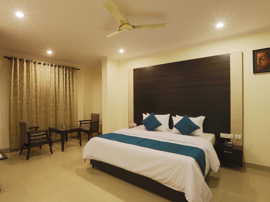 Airport Hotel Chanakya Neu-Delhi Exterior foto